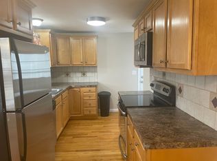 100 Potowomut Rd, Warwick, RI 02818