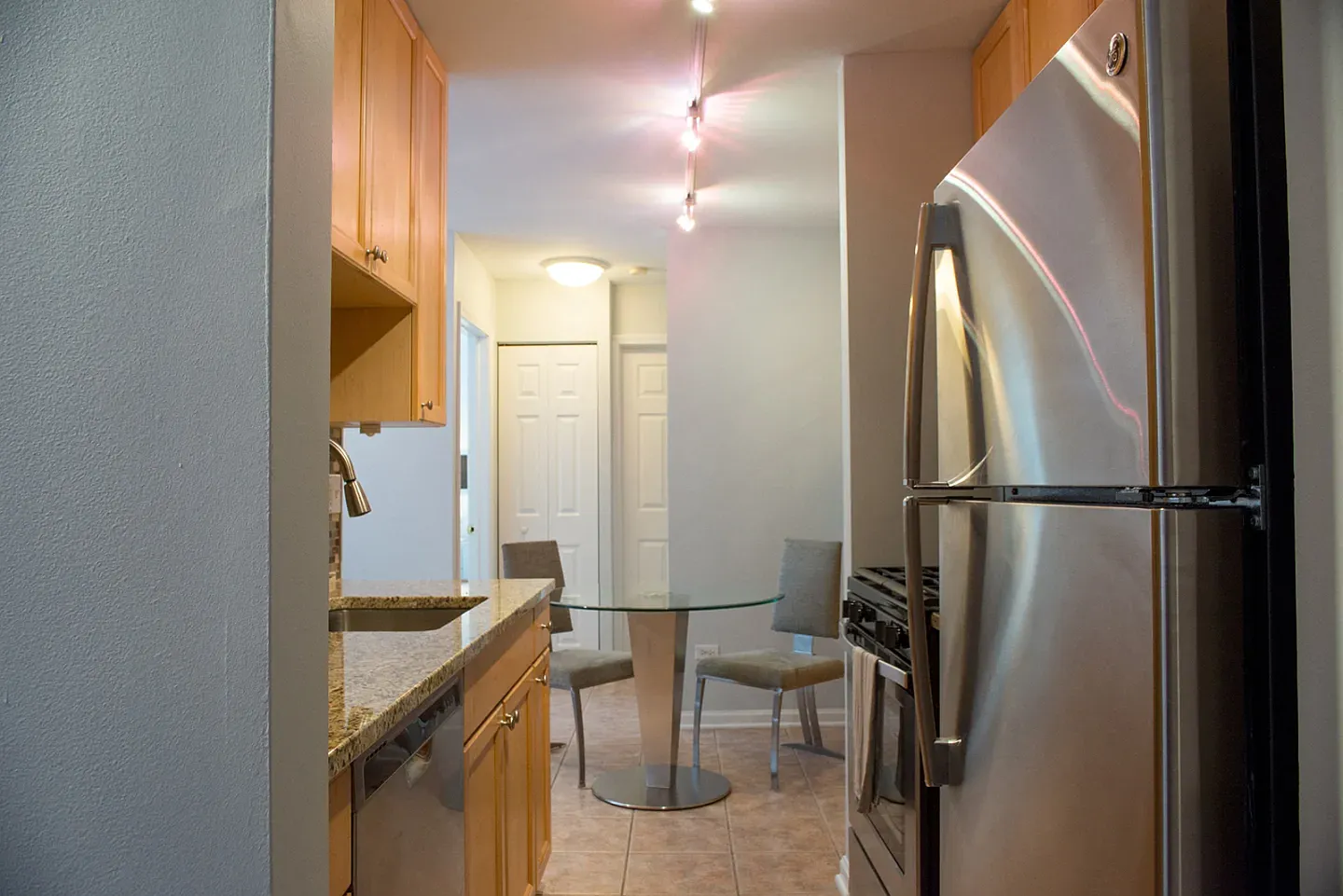 1 bed, 600 sqft, $1,669 — Photo 3