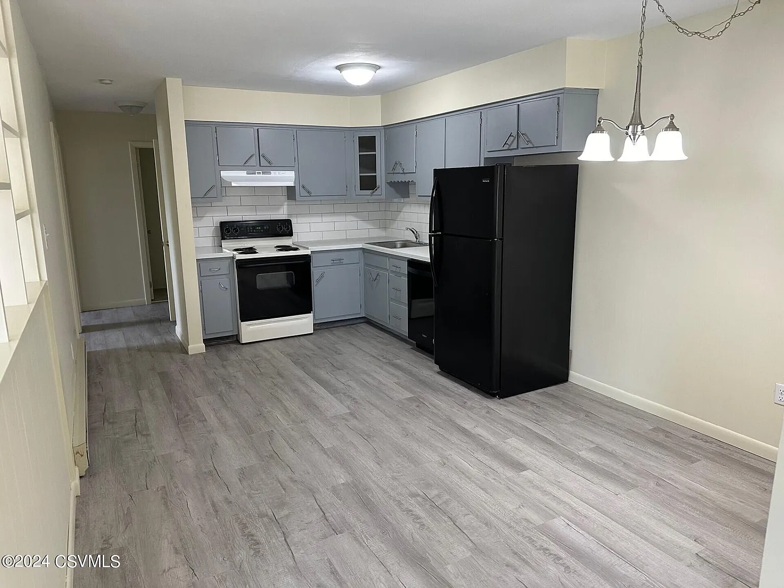2 bed, 700 sqft, $995 — Photo 3