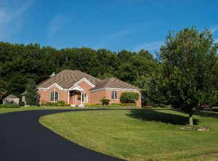 17 Presidential Dr, Kinderhook, NY 12106