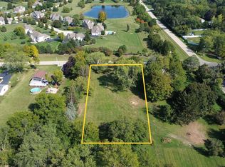 7 Hickory Nut Grove Ln, Cary, IL 60013