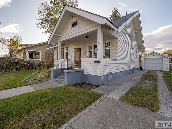 4th image of 220 4th St