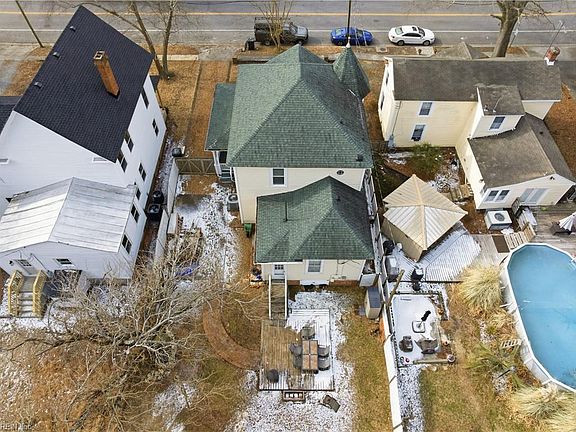 4th image of 508 N High St