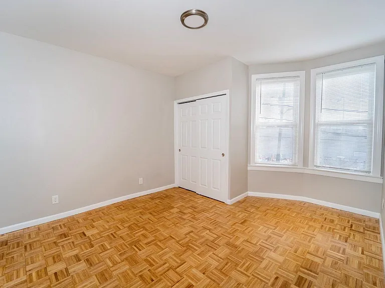 420 Saint Pauls Ave #1R — Photo 7