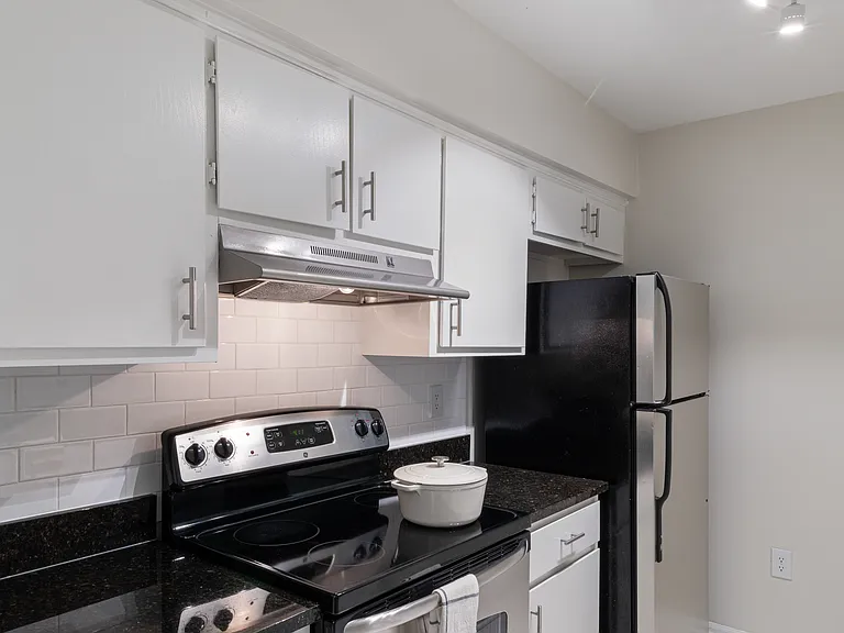 110 Acklen Park Dr #109 — Photo 3