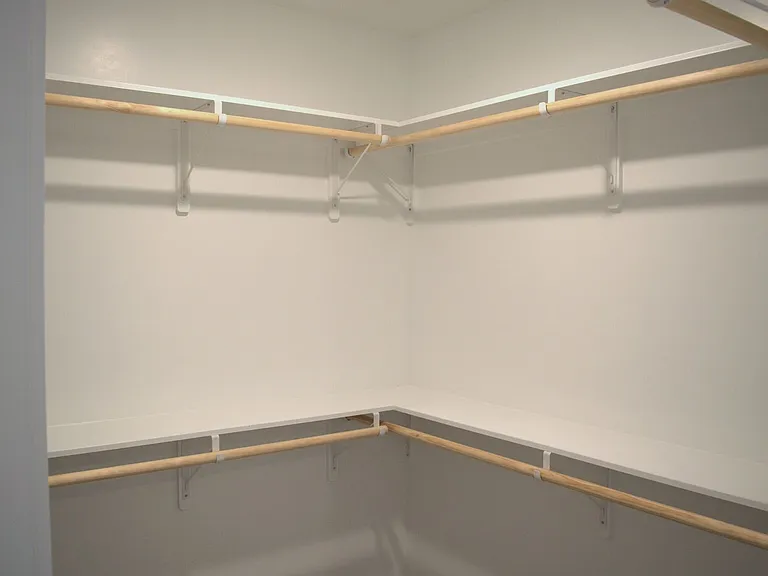 913 Spyglass Ct — Photo 18