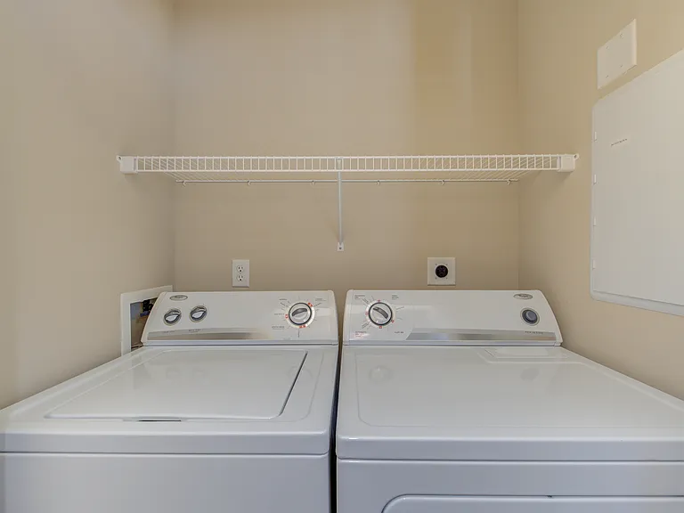The Waverley Apartments — Photo 8