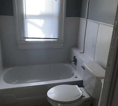 5th image of 1853 E Minnesota St
