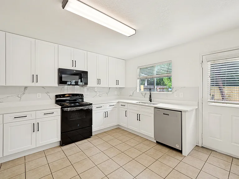 5822 Piedmont Gln — Photo 8