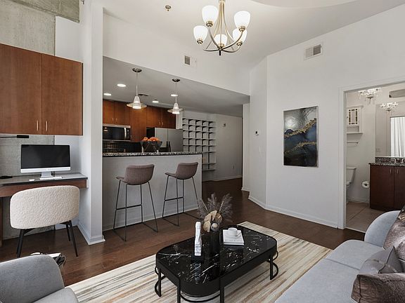 4th image of 415 Church St APT 2907