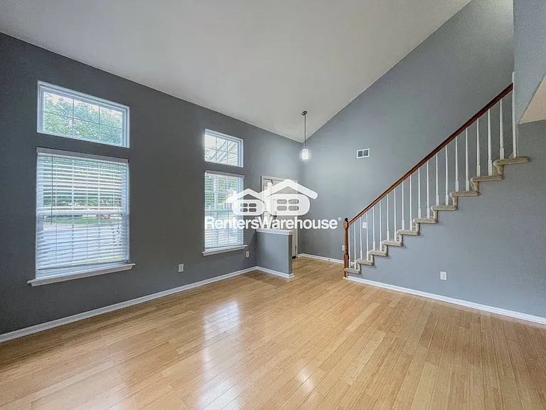 171 Graystone Trce — Photo 3