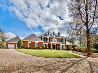 2213 Hidden Ridge Cir, Vestavia, AL 35243