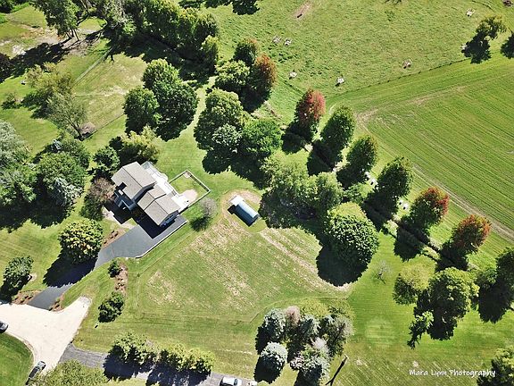 3rd image of 6N430 Clydesdale Ct