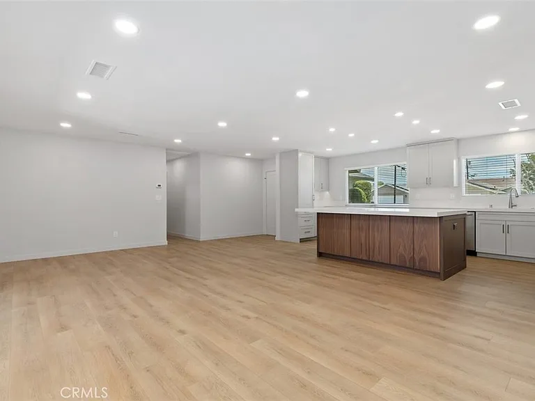 15881 Pilgrim Cir — Photo 10