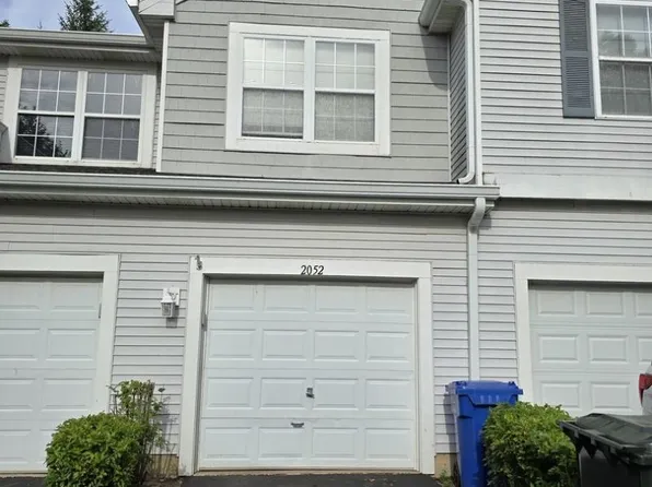 2052 Orchard Ln, Carpentersville, IL 60110