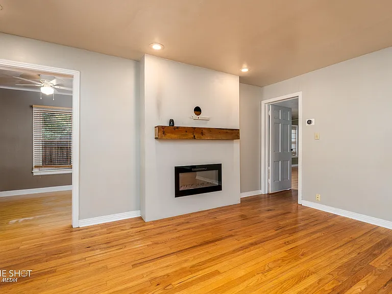 1333 Amarillo St — Photo 11
