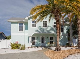 1411 Gray St S, Gulfport, FL 33707
