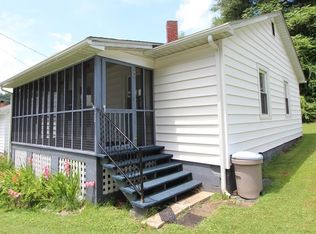 120 Vaughan St, Fries, VA 24330