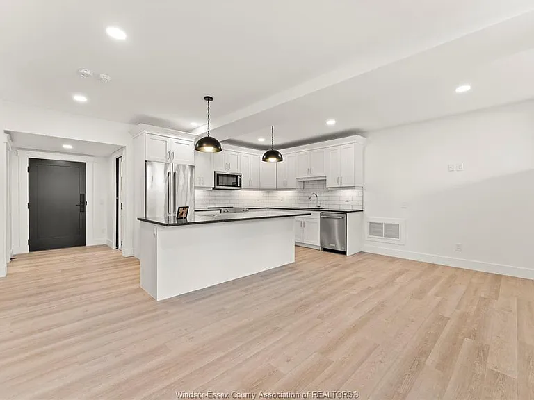 247 Brock St #104 — Photo 8