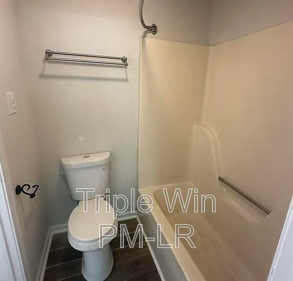 5900 Foxboro Dr — Photo 25