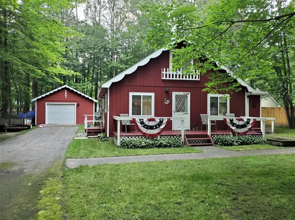 223 Redwine Dr, Houghton Lake, MI 48629