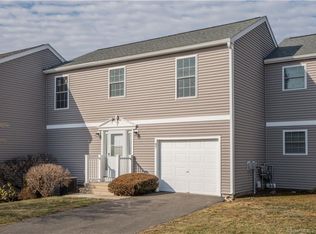 47 Hawthorne Ln #47, Bloomfield, CT 06002