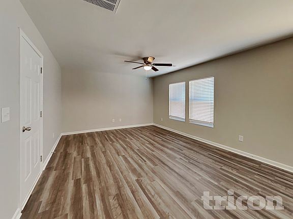 3rd image of 318 Cedar Rdg