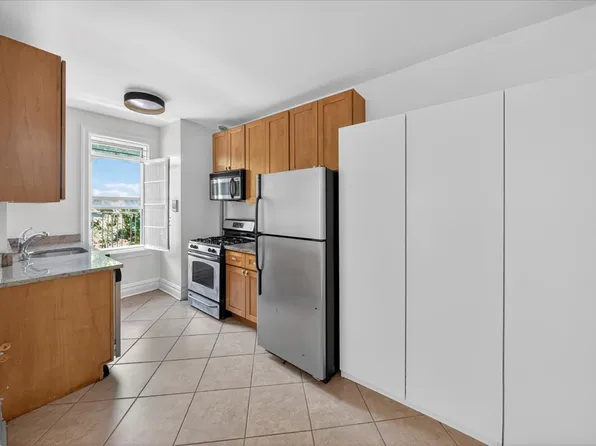 811 Walton Avenue image 5 of 15