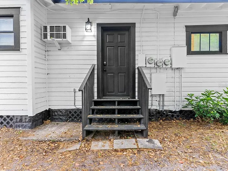 412 E Harwood St #4 — Photo 4