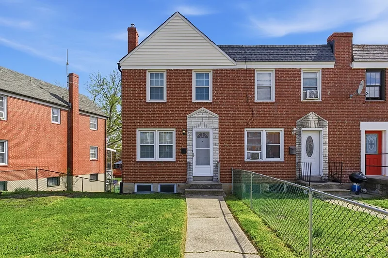 Building Photo - 627 Lucia Ave
