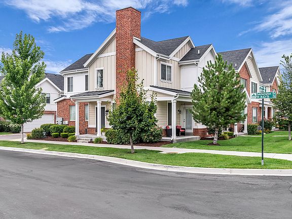 2nd image of 831 E Oakhampton Dr