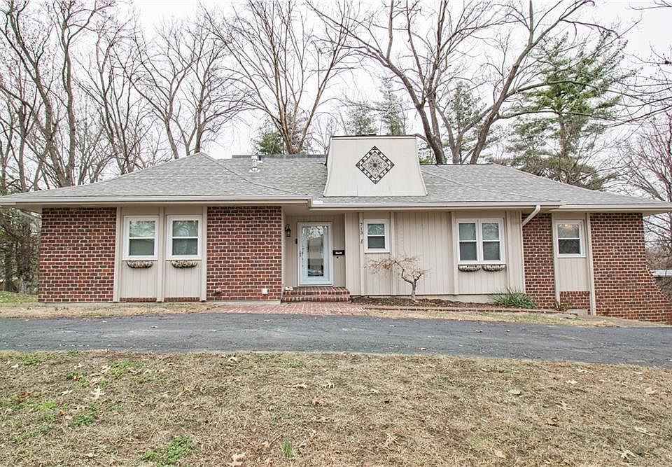 1st image of 713 Tyler Ave