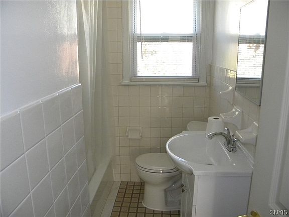 4th image of 100 Cleveland Ave