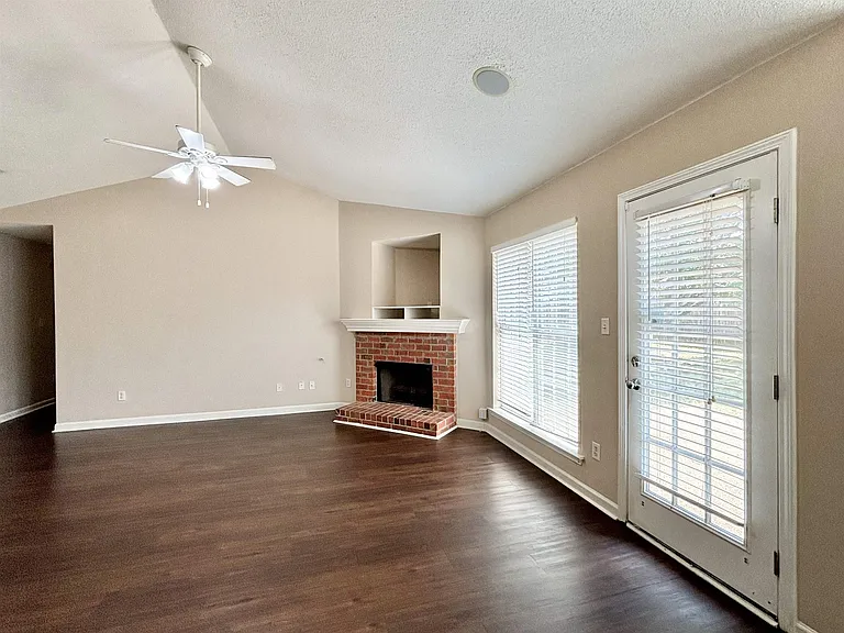 9879 Averbury Dr — Photo 16