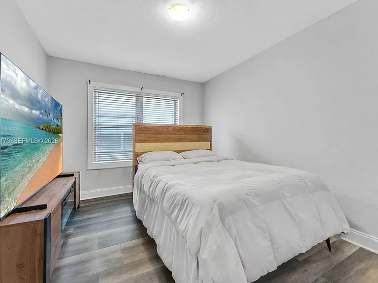7334 Harding Ave #6 — Photo 6