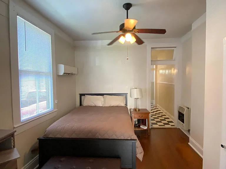 1015 Leontine St — Photo 6