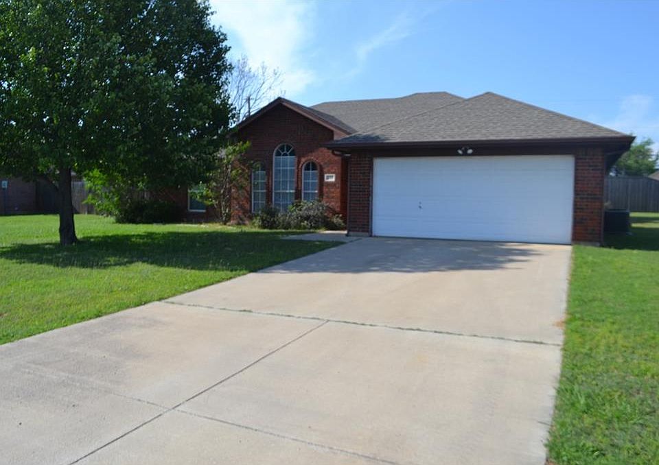 1st image of 517 Green Meadow Dr