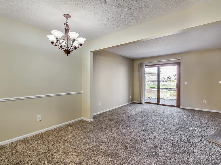 Cedarwood Condos — Photo 7