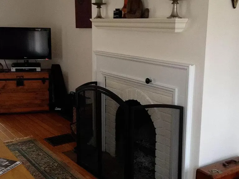 1115 W Charles St — Photo 12