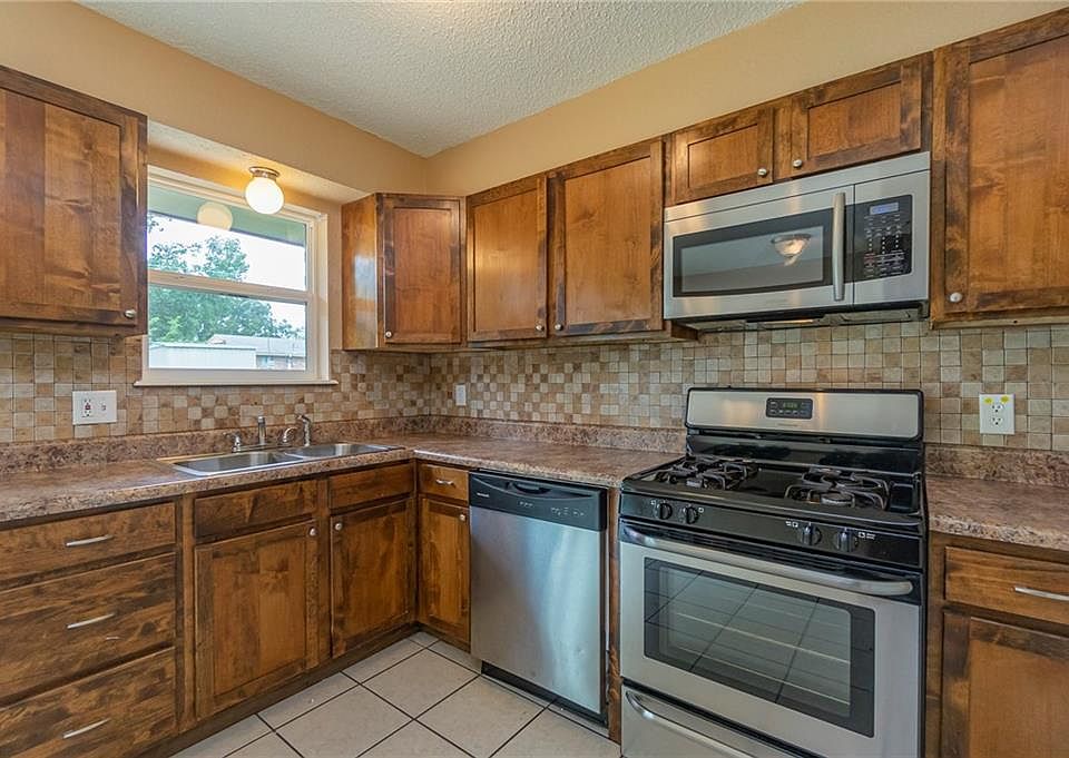 1st image of 239 S Bristow Ave