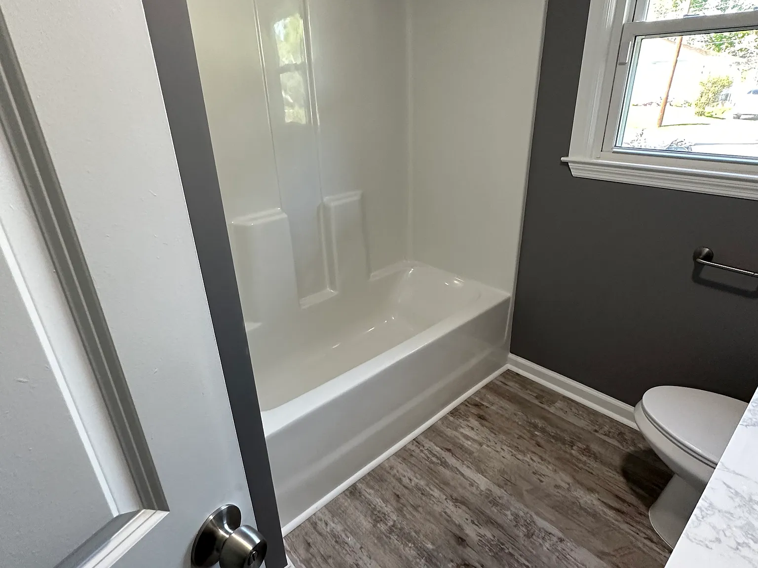 3 bed, 1000 sqft, $2,000 — Photo 4