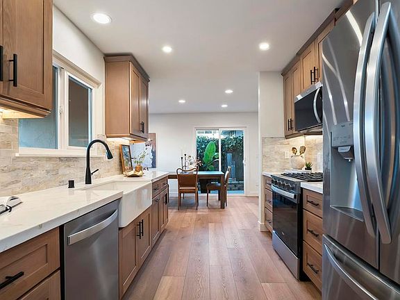 3rd image of 8075 Blue Lake Dr
