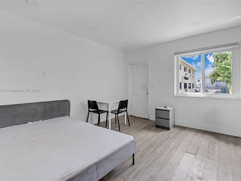 110 NW 9th Ave #3 — Photo 4