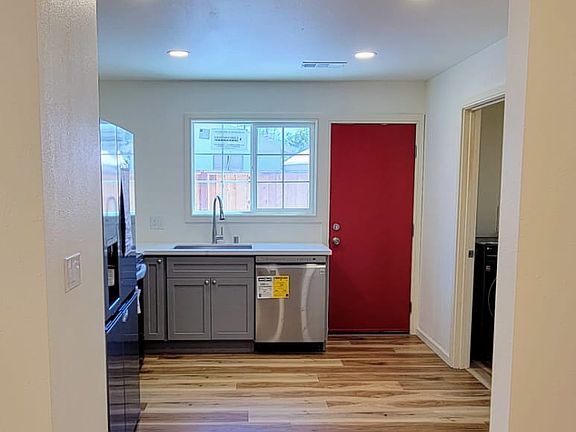 5th image of 824 W Campbell Ave #B