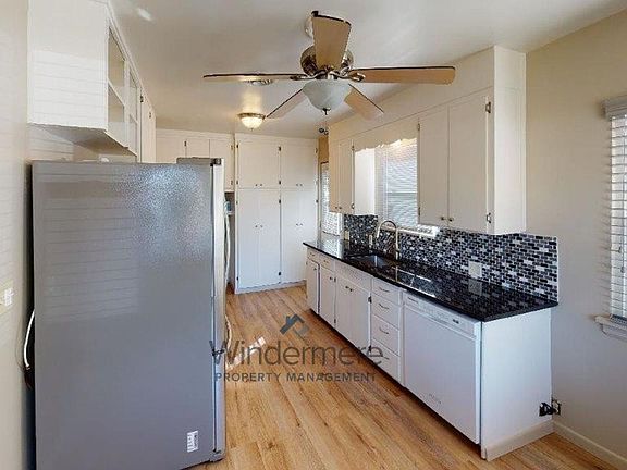 3rd image of 1049 Saint John St