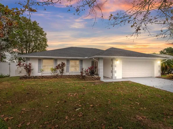 1954 Tarpon Ct, Zephyrhills, FL 33543