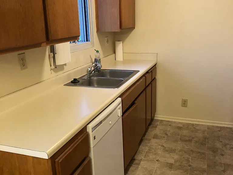 8733 Ramsgate Ave #4 — Photo 7
