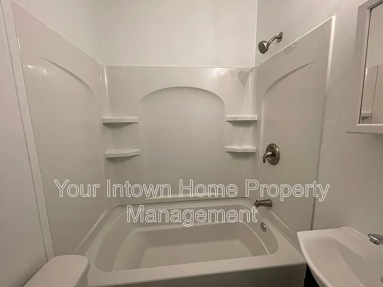1215 Euclid Ave NE #7 — Photo 15