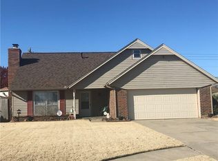 9405 Hillcrest Dr, Oklahoma City, OK 73159