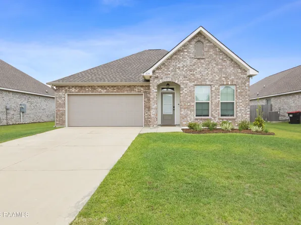 224 Wild Cherry Ln, Lafayette, LA 70508